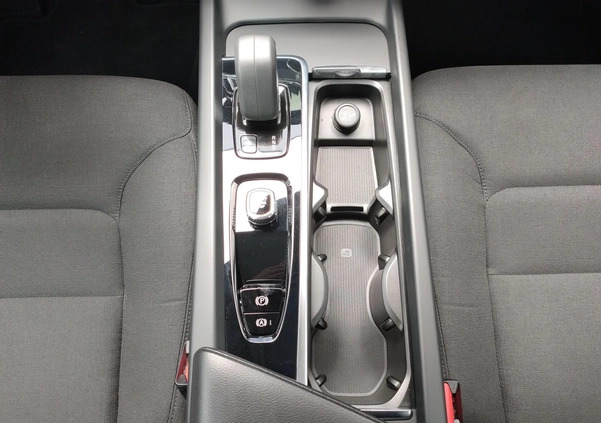 Volvo V60 cena 139900 przebieg: 24387, rok produkcji 2021 z Łomianki małe 667